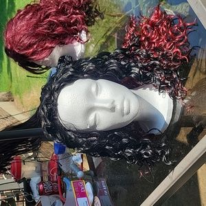 Demi red/black curly wig